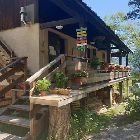 Готель Les Pinees Chateauroux-les-Alpes Екстер'єр фото