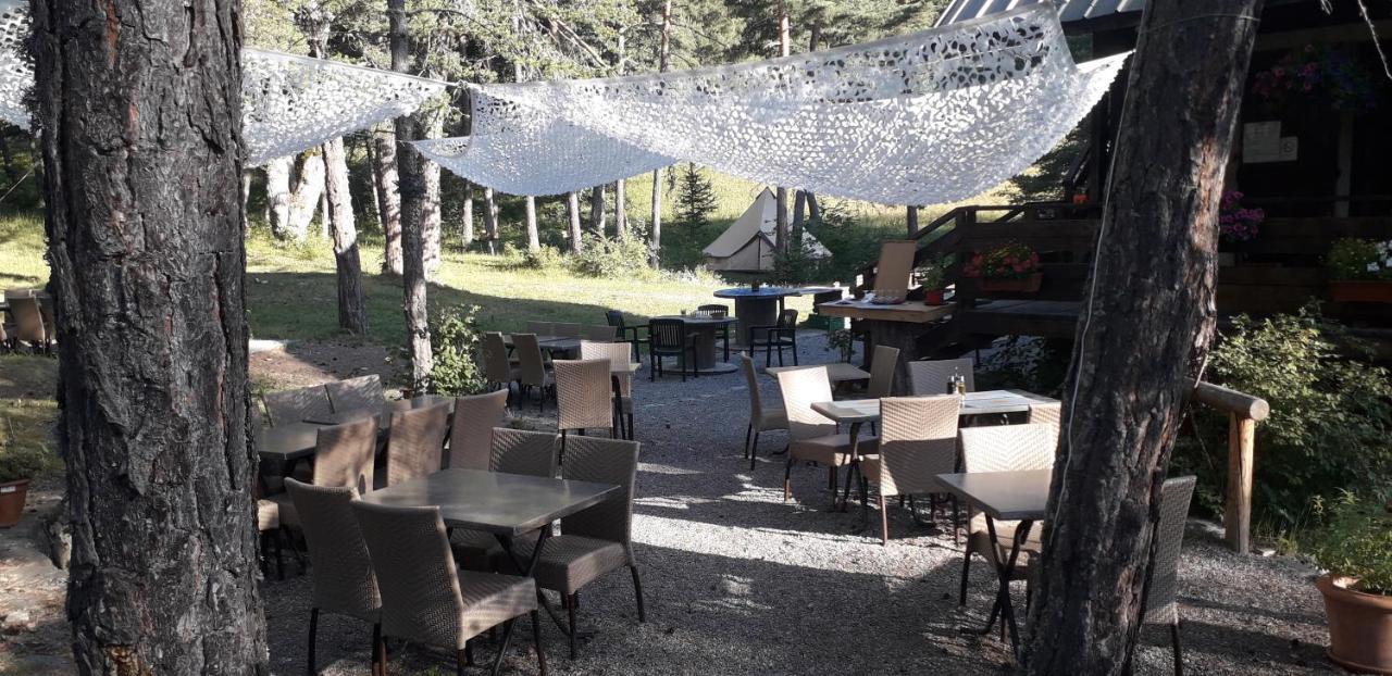 Готель Les Pinees Chateauroux-les-Alpes Екстер'єр фото