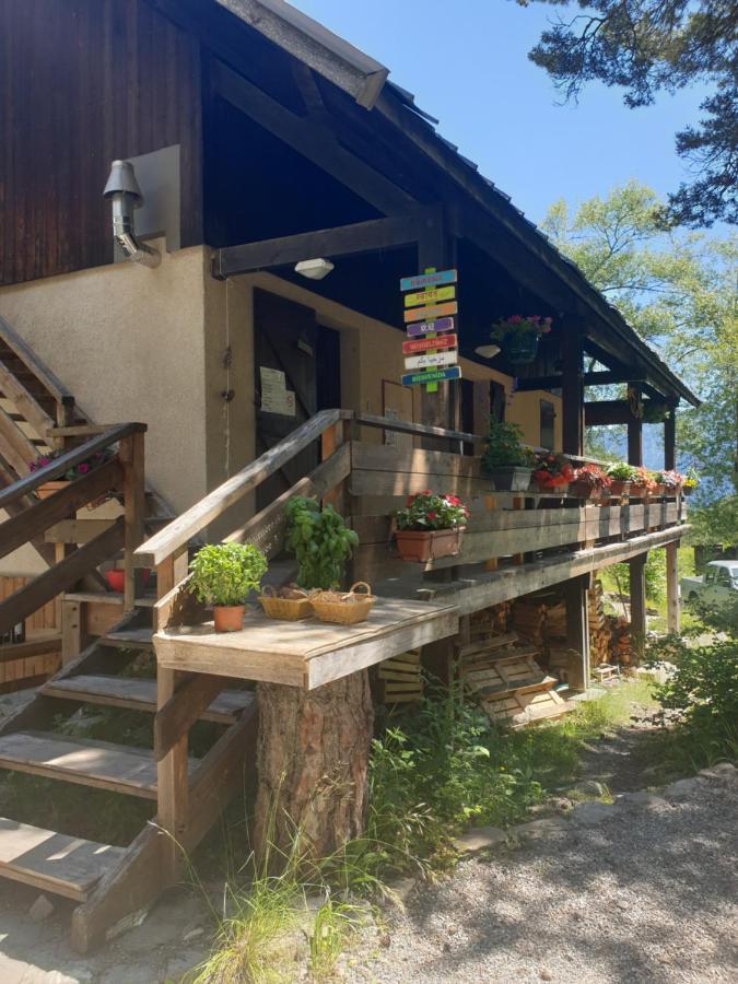 Готель Les Pinees Chateauroux-les-Alpes Екстер'єр фото